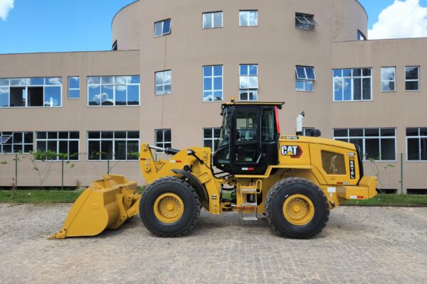 carregadeiras-cat-satel-938k-2-1-scaled
