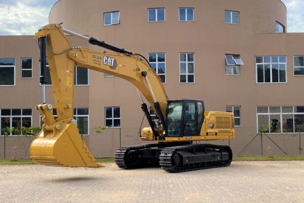 escavadeira0345-cat-scaled-1.jpg